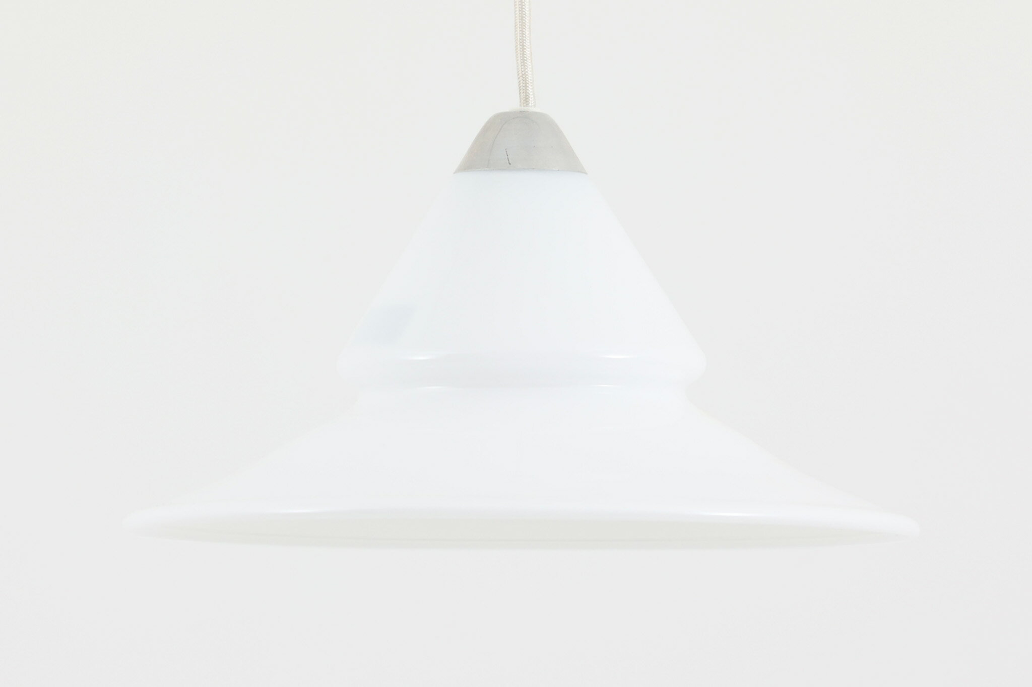 樂天商城 - Royal Copenhagen(ロイヤルコペンハーゲン)　Opus　お洒落な形のペンダントライト　直径32cm　北欧照明ビンテージ【アンティーク デンマーク製 ロイヤルコペンハーゲン 照明器具 天井用 ペンダントランプ 玄関 リビング ダイニング おしゃれ】