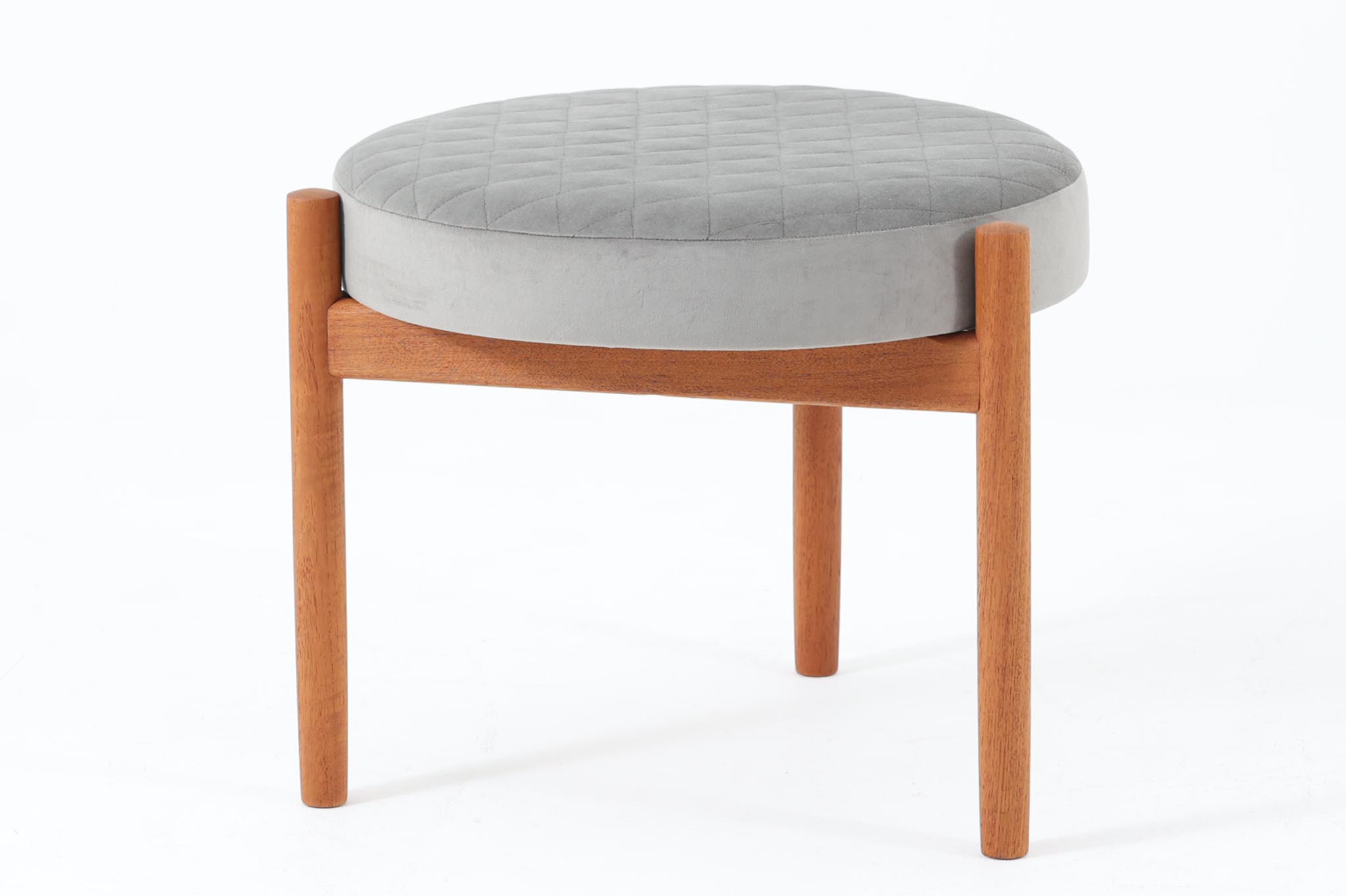 Hugo Frandsen　3本脚のオットマン/スツール　チーク材　Spottrup Mobelfabrik　北欧家具ビンテージ【スツール リビング ビンテージ家具 北欧インテリア モダン おしゃれ】