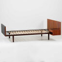 Hans J. Wegner シングルベッドフレーム シェルフ付き チーク Getama ハンス・J・ウェグナー ゲタマ デンマーク製 北欧ビンテージ家具 木製ベッド ミッドセンチュリー 寝室家具 ナイト台付き 北欧モダン フレキシブル