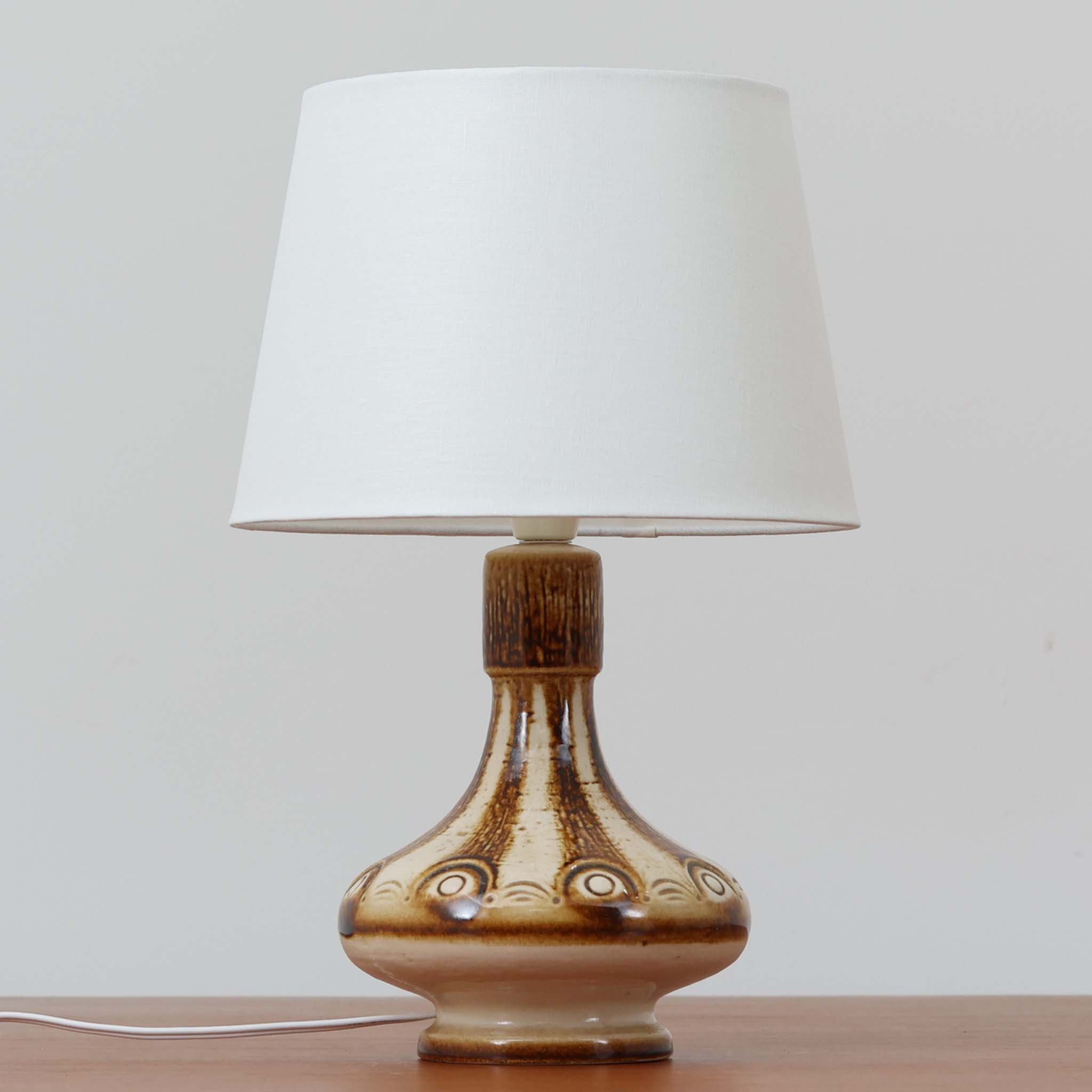 Soholm Keramik テーブルランプ 高さ40cm スーホルム・セラミック デンマーク製 北欧ビンテージ家具 北欧照明 陶器ライト レトロデザイン 間接照明 温かい雰囲気 テーブルライト