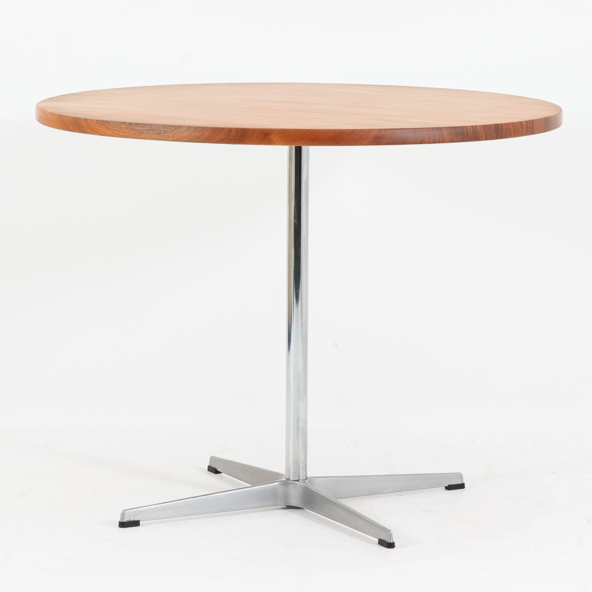 樂天商城 - Fritz Hansen アルミベース ラウンドテーブル チーク無垢 直径90cm デンマーク製 北欧ビンテージ家具 北欧ビンテージ家具 丸テーブル リビングテーブル 一本脚 木製 金属脚 ラウンジ