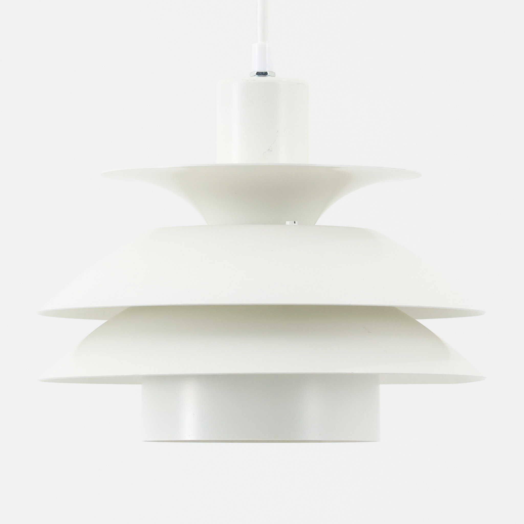 Rakuten - ペンダントライト Model 744 アルミ 直径27cm Top Lamper デンマーク製 北欧照明 北欧照明 吊り下げ照明 ヴィンテージランプ 多層シェード モダンデザイン ダイニング照明 キッチン照明 インテリア照明 白色照明 名作ランプ