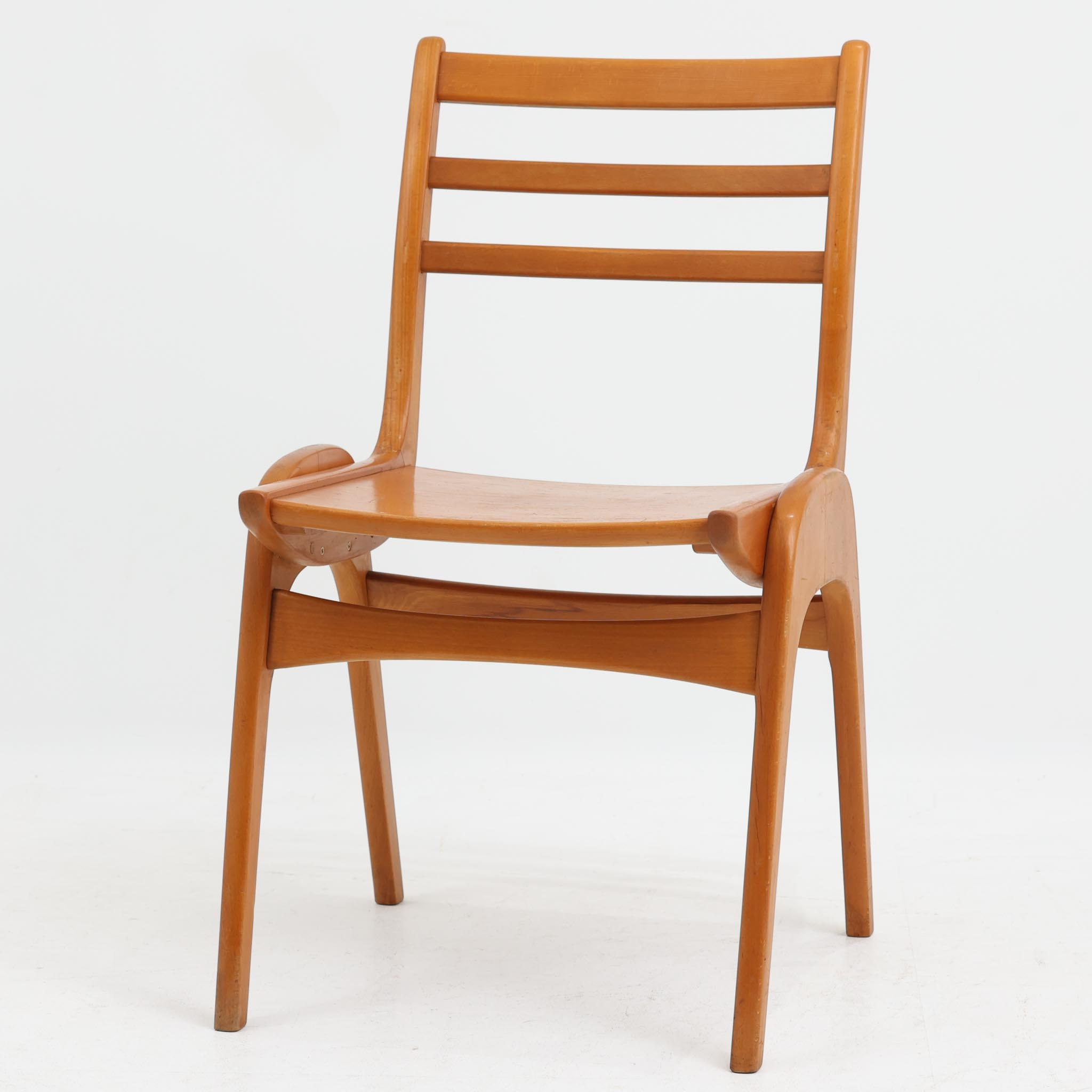 乐天商城 - Henning Kjaernulf ダイニングチェア ビーチ材 Soro Stolefabrik ヘニング・ケアヌルフ 北欧ビンテージ家具 木製 椅子 食卓椅子 積み重ね可能 北欧家具 チェア リビング カフェ インテリア 名作家具