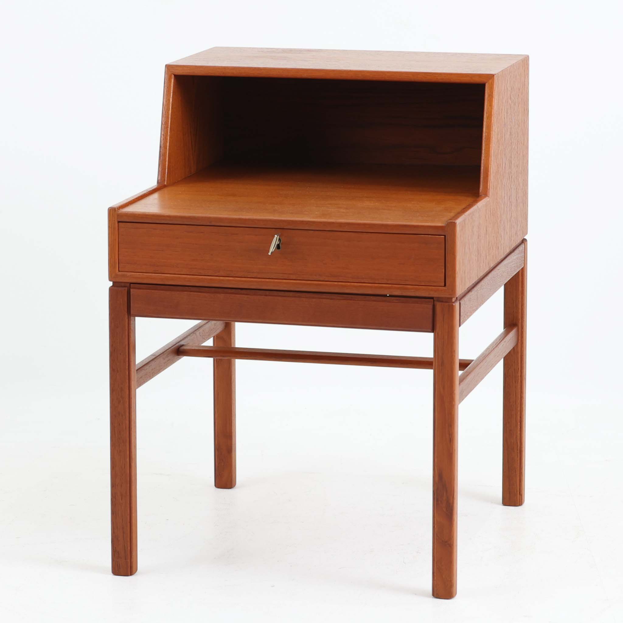 乐天商城 - Sven Engstrom & Gunnar Myrstrand サイドチェスト チーク材 幅45cm Tingstroms 北欧ビンテージ家具 木製 収納家具 ナイトテーブル ベッドサイド収納 小物収納 北欧家具 引き出し リビング収納 飾り棚