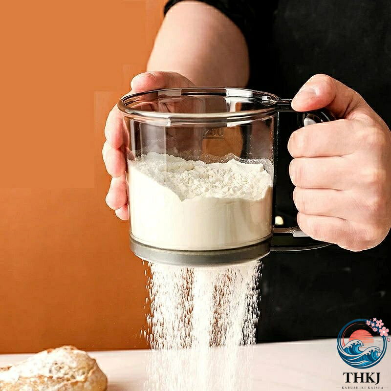 【全品2点で5%OFF】粉ふるい 粉 裏ごし器 うらごし 粉ふるい器 漉し器 ハンディ 洗える 容器 手動ふるい 軽量 計量 小麦粉 片栗粉 目盛り お菓子作り キッチン 便利グッズ 調理道具 調理器具 製菓道具 片手 製菓道具