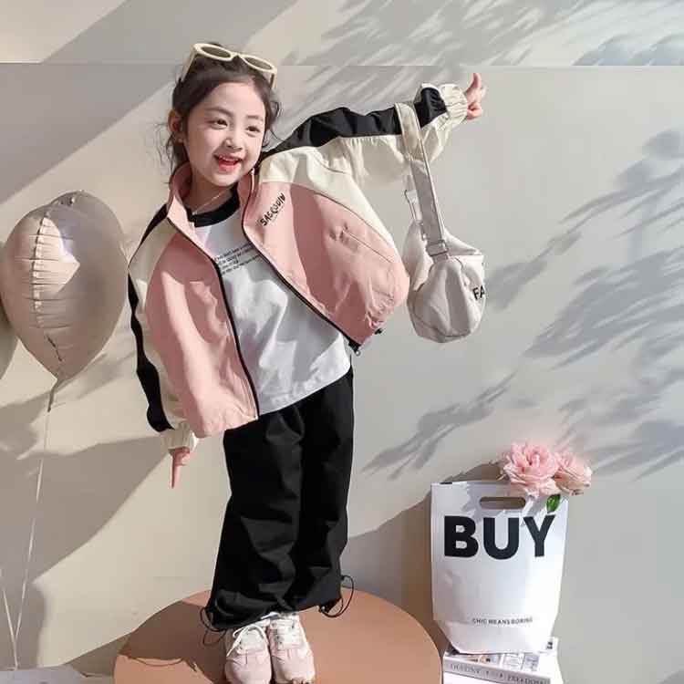 マウンテンパーカー ジャケット 女の子 子供服 キッズ 春 秋 立ち襟 ショート丈 おしゃれ カジュアル ジップアップ 長袖 防風 薄手 通学 お出かけ 小学生 中学生 プレゼント ギフト スポーティー 動きやすい ライトアウター 3