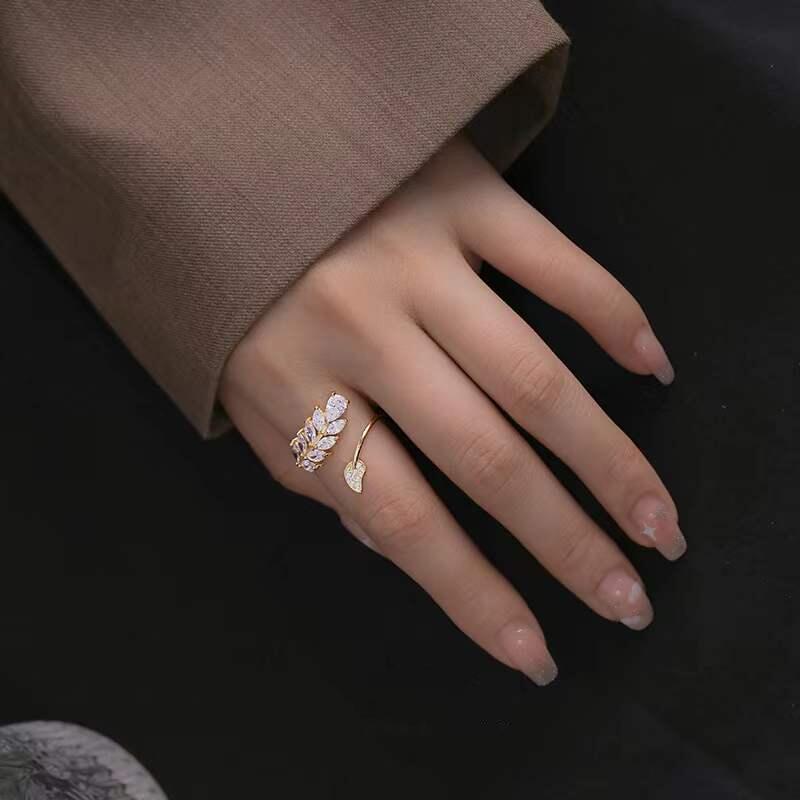 お買い物マラソンポイント10倍 リング 指輪 オープンリング レディース フリーサイズ 金属アレルギー対応 シルバー925 s925 調整可能 ホワイトデー 母の日 ギフト おしゃれ 通勤用 デート アクセサリー 誕生日 プレゼント 女性 ジュエリー ジルコン 葉 リーフ