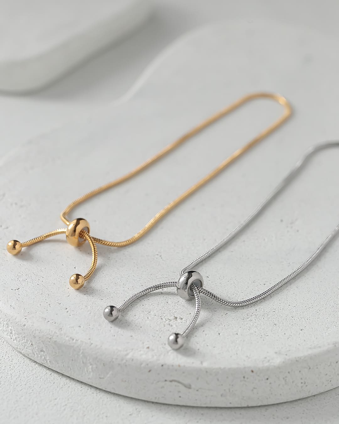 【28H限定！20％OFFクーポン配布中】【NHKあさイチ紹介】ブレスレット ノットデザイン ステンレス 調節可能 サイズ調節可能 結び目 18KGP 18金メッキ 腕輪 普段使い 大人 シンプル カジュアル