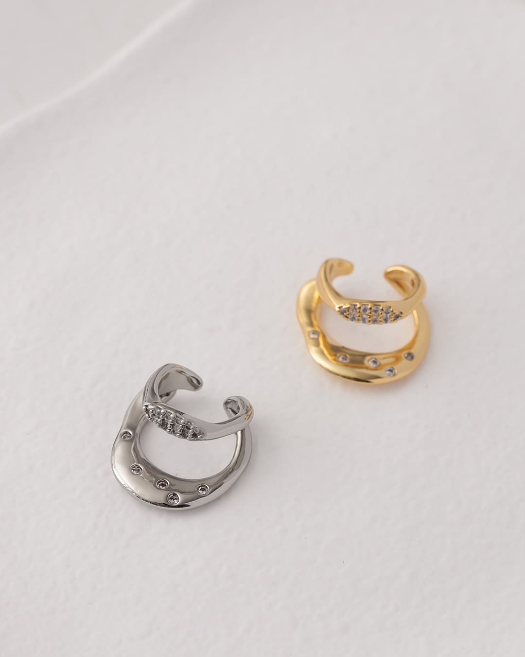 【27日1:59まで!MAX2000円OFFクーポン配布中】イヤーカフ イヤカフ チタン ジルコニア ジルコニアイヤーカフ 18金メッキ 18KGP 両耳用 2...