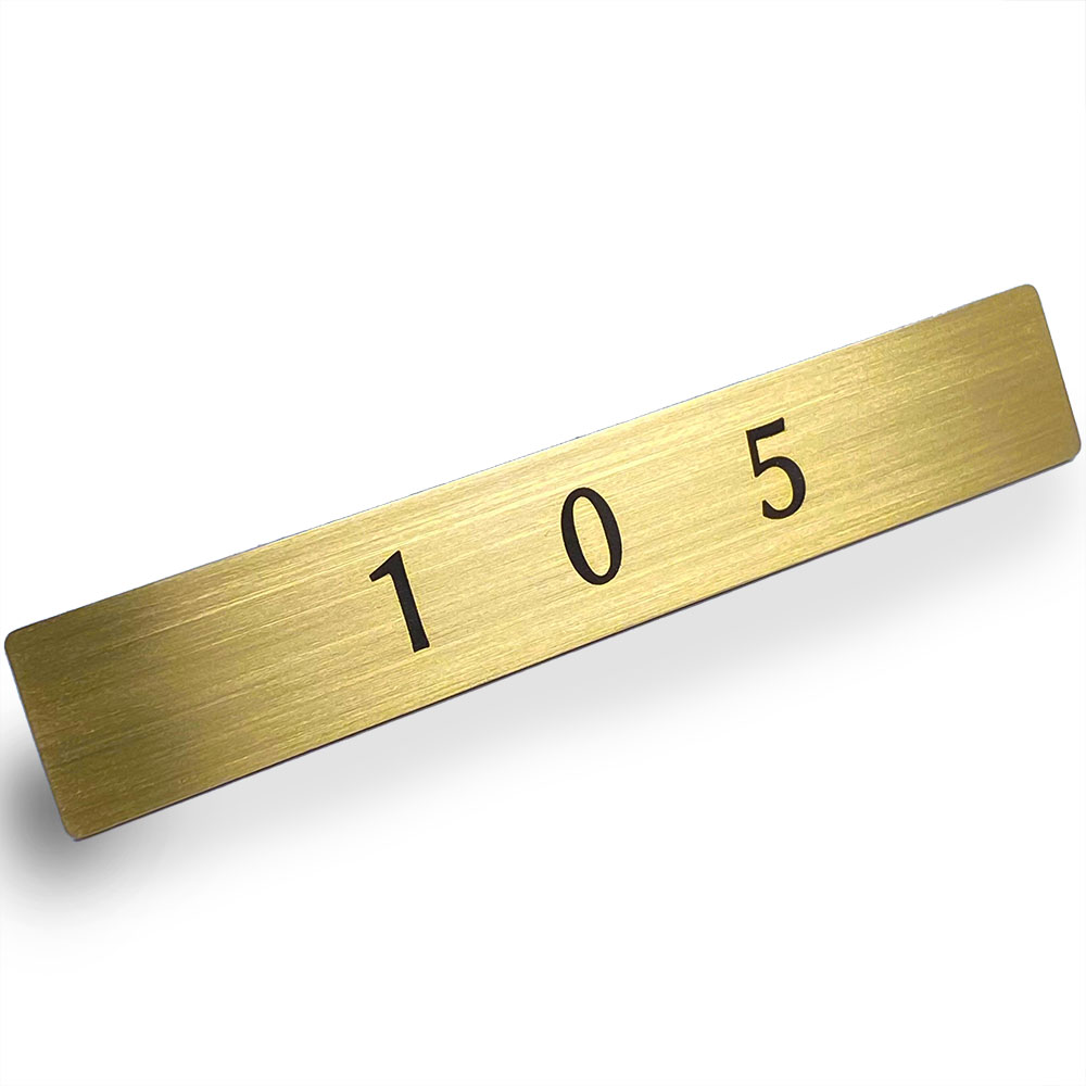 �� LINE��Ͽ��300��OFF �ۿ�� �ɥ� ������ �ץ졼�� �� 105 �� �����ֹ� �롼��ʥ�С� ���ƥå��� ������ 12cm x 2cm