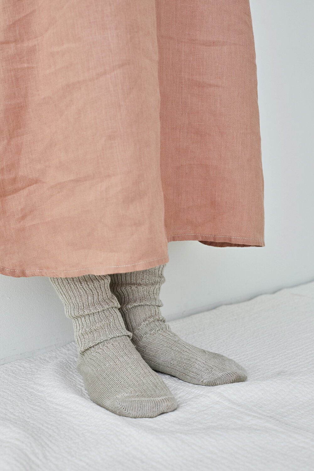 Rakuten - 【SALE】fog linen work LWK320-N リネンミドルゲージリブソックス *ナチュラル*