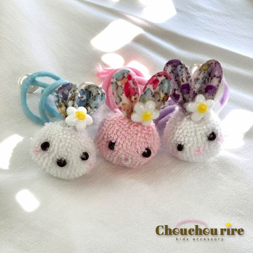 乐天商城 - 【フラワーうさちゃんポニー】1本　パイル　布　花　うさぎ　かわいい　ヘアゴム　アクセサリー　女の子　パール　上品　プレゼント　ヘアポニー　キュート　花柄　小さめ　パーツ　園児　小学生　おしゃれ　ベビー　幼児　トドラー　オケージョン