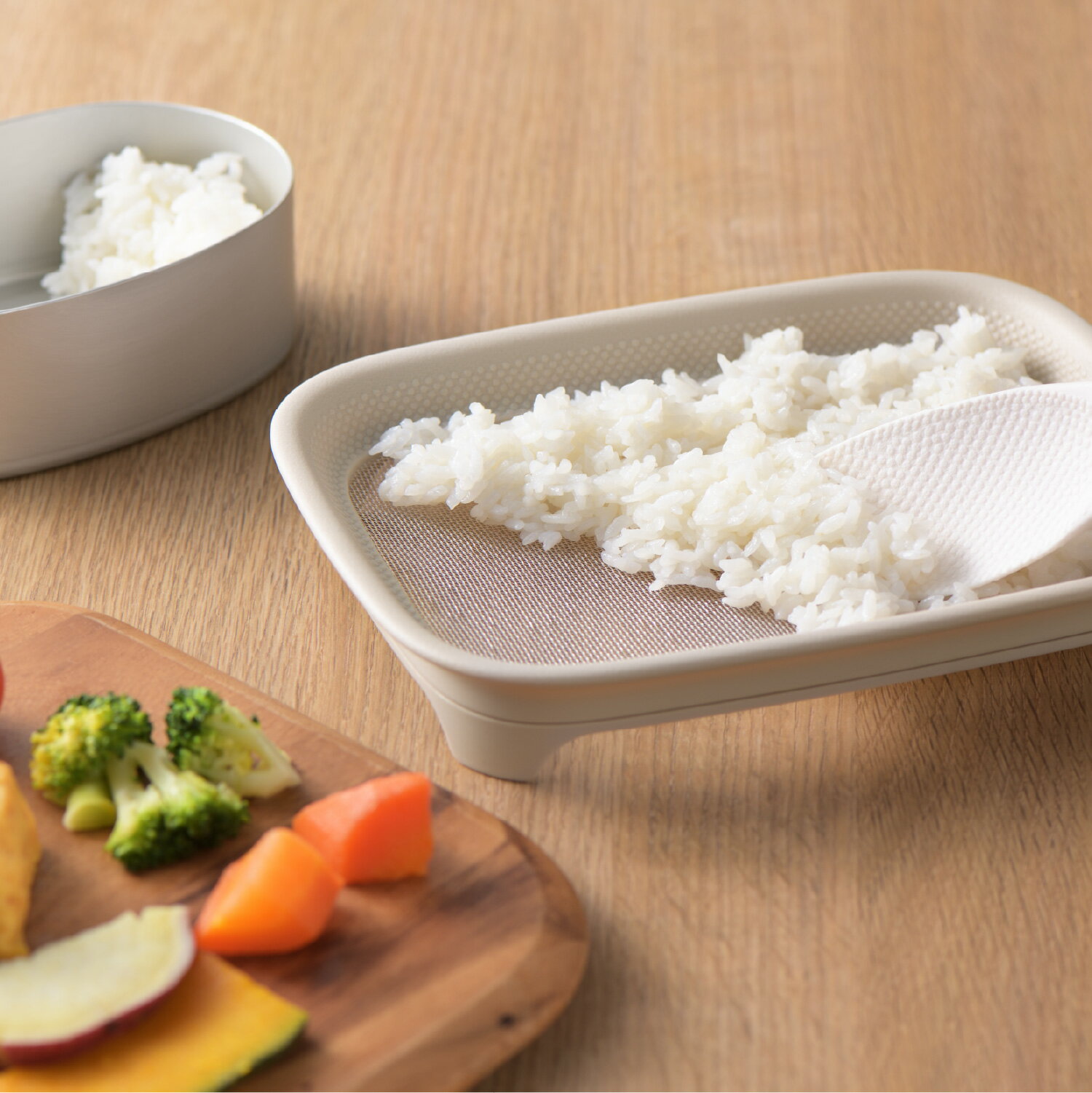 Rakuten - 【6月イチオシ】まいにち使いたい ごはんクーラー グレー CH-2136 日本製 ご飯を冷ますプレート お弁当作り おにぎり作り ごはん冷却 食洗機対応 食中毒対策