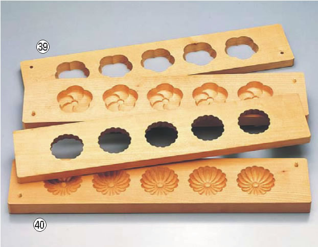 手彫物相型 五ツ取り (サクラ材)菊 【代引き不可】【手彫り物相型】【引菓子 小物 季節物】【製菓用品】【和菓子用品 アメ細工類】【業務用】