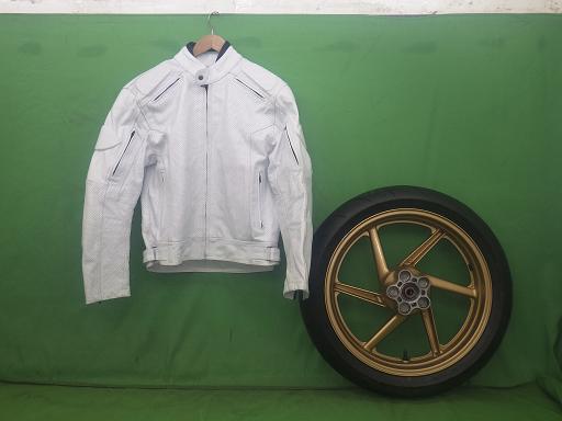 【中古】バイクホイールタイヤ ライダースジャケット セット