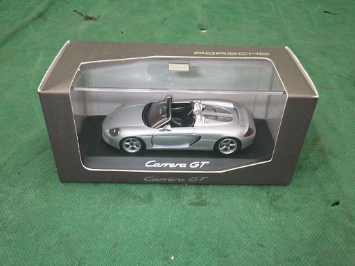 【未使用】MINICHAMPS 1/43 ポルシエ カレラGT