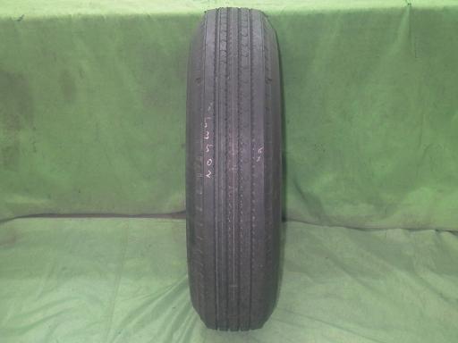 【中古】トラックタイヤ ダンロップ SP330K 225 80 R17.5 1本