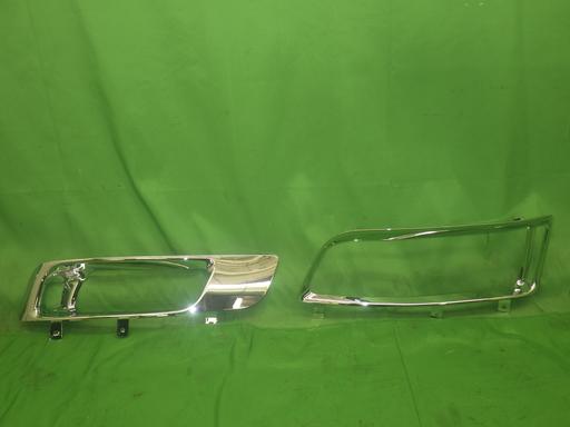 【未使用】デコトラ ふそう用 ヘッドランプ/フォグランプ ベゼル 左のみ