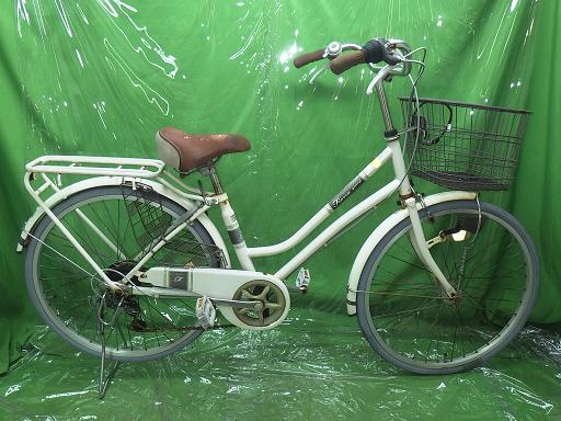ロードバイク:自転車本体とフレーム 【中古】シティサイクル フィオナ 24インチ 商品番号: 566776001 シティサイクル サイズ24インチ 6Speed仕様 変速に難あり。後輪タイヤはパンクしてます。前輪タイヤはパンクしてません。ハブダイナモ式ライト点灯可能、ベル、自転車ロック鍵付き。 状態 : 使用済み