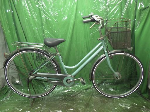 ロードバイク:自転車本体とフレーム 【中古】店頭引渡し品 シティサイクル Avec Vent 26インチ 商品番号: 564992001 シティサイクル サイズ26インチ。3Speed仕様 変速動作は良好です。ハブダイナモ式LEDライト点灯可能、ベル、自転車ロック鍵付き。タイヤのパンクはありません。 状態 : 使用済み