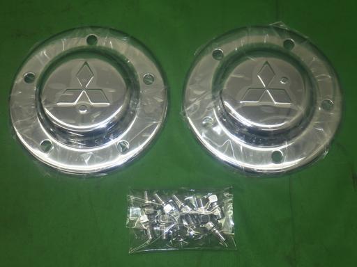 トラックパーツ:トラック、ホイル及ホイルカバー 【未使用】デコトラ クロムステーション フロントハブキャップ ボルト付 2枚 商品番号: 565992003 未使用品です。ふそう大型用 5穴 直径約165mm 状態 : 未使用