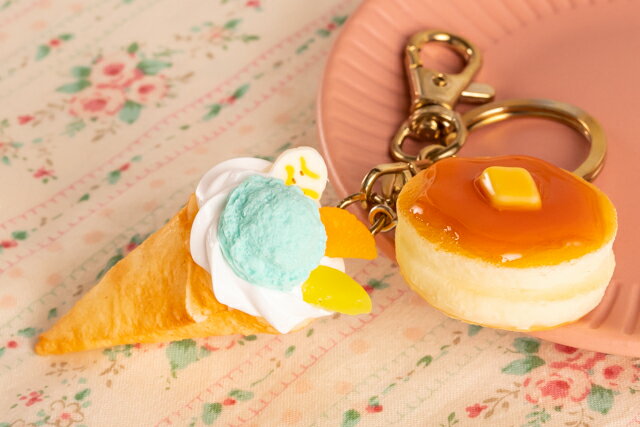 キーリング（キーホルダー） ホットケーキ×クレープ（ブルー）　食品サンプル グッズ　ハンドメイドのサムネイル