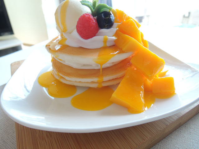 食品サンプル グッズ スイーツ・デザート　マンゴーパンケーキ chukyo-foodsample-10001310 食品サンプル屋 サンプル画像2