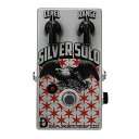 Daredevil Pedals Silver Solo ギターエフェクターDaredevil Silver Soloは、1960年代に作られたDallas Rangemasterをベースにしたトレブルブースター/ゲインブーストです。高域を強調し、ヴォリュームをプッシュしてギターのトーンをさらに強く目立たせます。1音ごとにより長いサステイン、甘く倍音豊かなエッジが加わり、リードだけではなくカッティングやリズムにも最適なペダルです。さらにRangeコントロールにより、完全なクリーンブーストからクラシックトレブルブーストまで、ローエンドをコントロールします。右回りトレブルが強調され、左回りでレンジが広くなります。ヴィンテージマーシャルのブーストから、シングルコイルに厚みをつけたり、80sメタルトーンまで、さらに、ビリー・ギボンズのようにヴィンテージツイードをよりブライトなサウンドにすることもできます。最初期のサバスアルバム、クラプトンのブルースブレイカーズ、さらにクイーンまで、数々のプレイヤーのサウンドを支え続けた名機が、甦ったのです。Silver Soloは、特にペダルの先頭で使用することで最高のパフォーマンスを発揮します。トゥルーバイパススイッチング、および9Vアダプター端子を搭載しています。