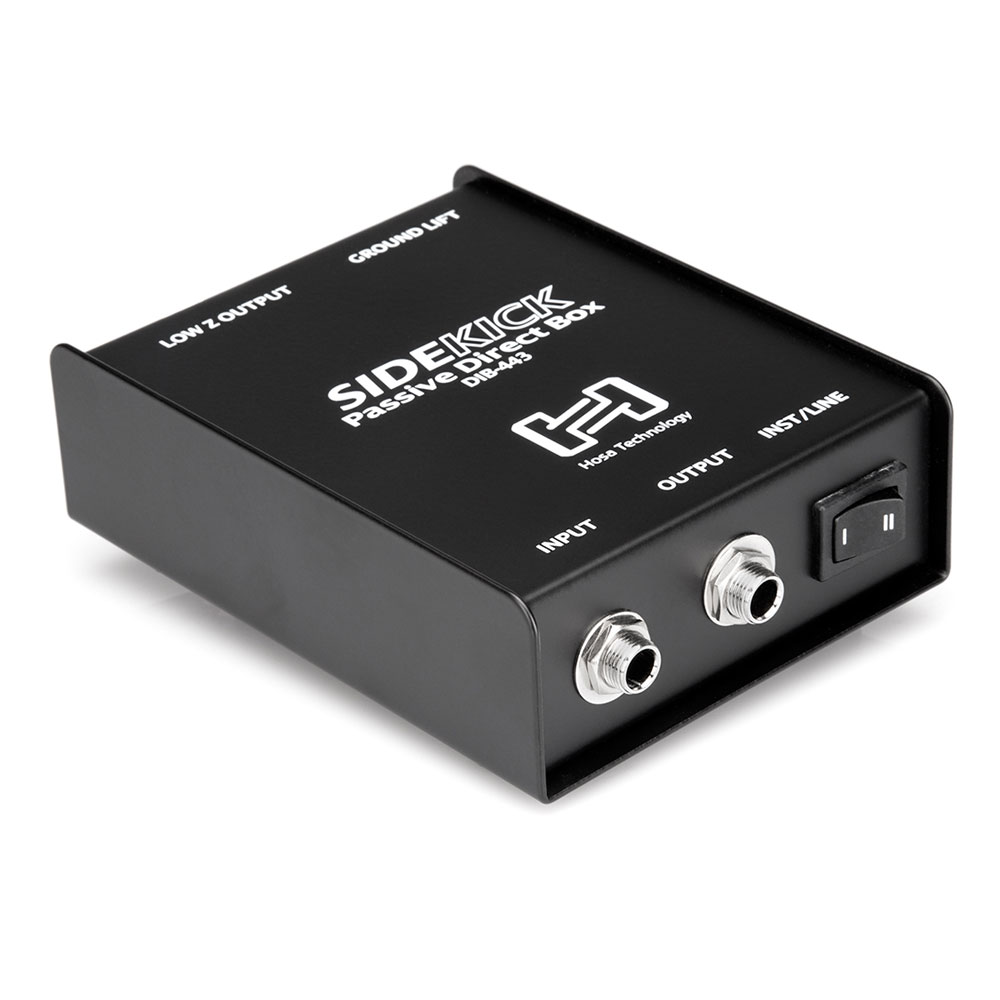 Hosa DIB-443 Sidekick Passive DI Box ダイレクトボックスギター、ベース、キーボード等、様々な電子楽器に使用可能なパッシブタイプのDIボックスです。ハイインピーダンスの楽器/機器とミキサーを直接接続することができます。INST/LINEのスイッチの切り替えでノイズのないクリーンな音の演奏も、オーバードライブ音での演奏もできます。電池不要なパッシブタイプです。【入出力】・INPUT：モノラルフォン入力(ハイインピーダンス/アンバランス)・OUTPUT：モノラルフォン出力(ハイインピーダンス/アンバランス)・LOW Z OUTPUT：XLRキャノン出力(ローインピーダンス/バランス）【切り替えスイッチ】・GROUND LIFT スイッチ:I→GROUND LIFTオフ。II→GROUND LIFTオン。グランドループによるハムノイズを除去できます。・INST/LINE 切り替えスイッチ:入力信号の種類の切り替えI→INST：各種楽器信号II→LINE：アンプ・スピーカー等LINE信号