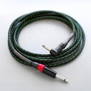 EVIDENCE AUDIO LYHGRS20 LS 6m Lyric HG Instrument Cable ギターケーブルLyric HG（リリック） 楽器用ケーブル。より解像度の高いサウンドが得られる、レコーディング向きケーブル。オリジナルLyricケーブルを更に改良し、より解像度の高いサウンドが得られる様になりました。Forteのライブ仕様に対して、動きが要求されないアプリケーション向きのスタジオ仕様のケーブルです。【ケーブルの構造】■IGL銅線。中域と高域のロスを抑えます。■シンメトリーデザイン。極小信号からの伝達にシールド線を使用しないことで、ダイナミクスを失いません。■ソリッドコア針線（塊状針線）。タイトで輪郭のはっきりした低域と、スピードと透明感に優れた中域が特徴のサウンドです。■20AWG（0.8118mm）線。サウンドの存在感を損なわない信号伝達に充分な太さと、針線のスキンエフェクトを受けない最低限のサイズを採用しました。■信号線用絶縁素子。最も優れた絶縁効果が得られる絶縁素子の空気（エアー）を注入したポリエチレン素材を信号線の絶縁に使用しました。■ケーブルの方向性。正負両サイドのケーブルに導電性皮膜を採用することによって、ハイゲイン・アンプに接続した際に発生しやすくなるフィードバックを回避します。シグナル方向性有り。■高密度のコッパー・ブレイドシールド。音声信号に余計なノイズが侵入しない様にガードします。■編込みナイロン・ジャケット。高級オーディオケーブルではおなじみの耐久性に優れた編込みジャケットを採用しました。レコーディング機器分野で絶対の信頼を得ているノイトリック製プラグを採用。長さ：6mプラグ：LS