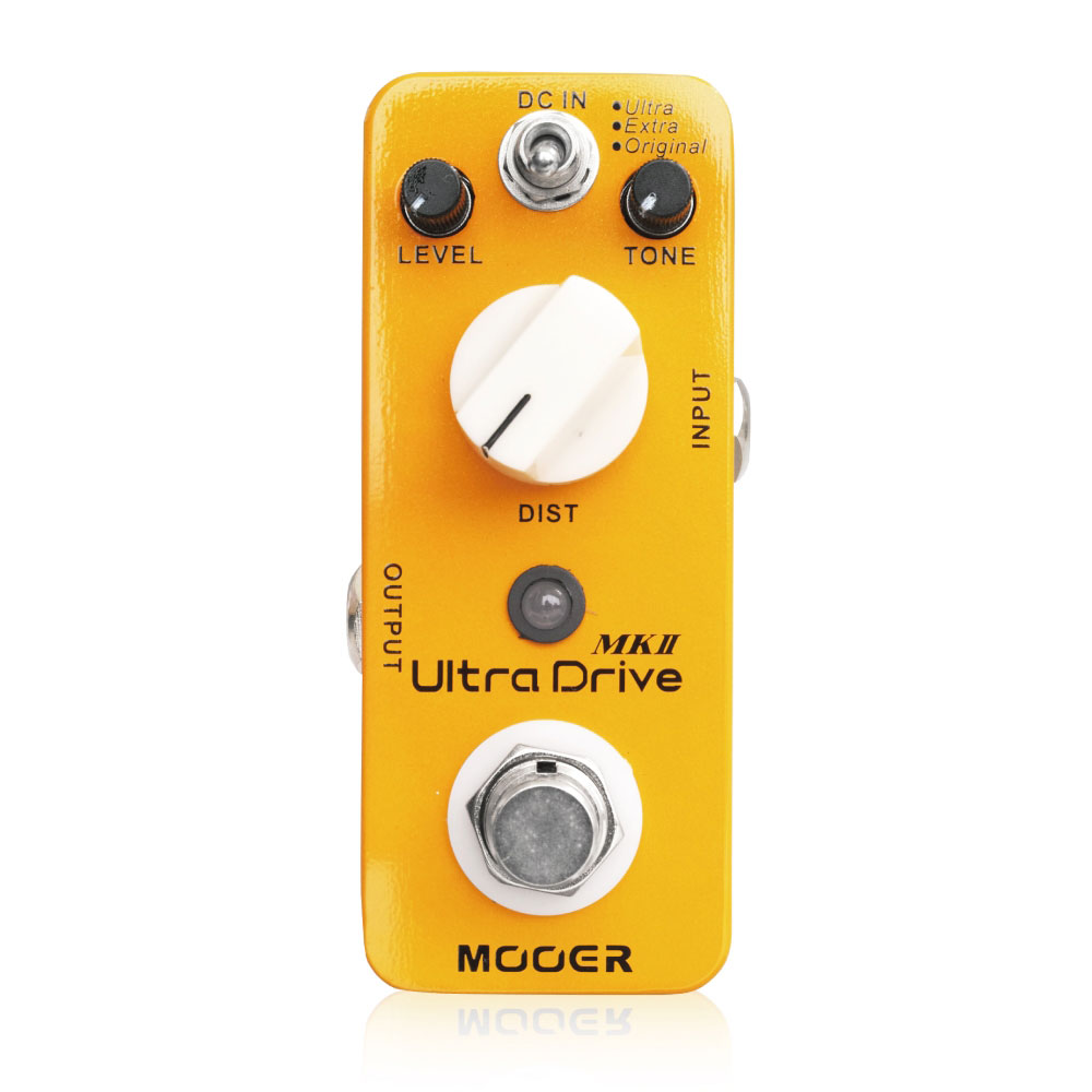 Mooer Ultra Drive MkII エフェクターミニサイズの筐体に3モードの歪みを搭載したディストーションペダルです。※MkIIでは、初代バージョンから一部チップを変更し、より高品質なサウンドを実現しました。トゥルーバイパスのため、エフェクトバイパス時に音色が変わる心配もありません。電源はDC9Vセンターマイナスアダプターで動作します。電池での動作には対応していません。●特徴：・3つの動作モードを選択できるクラシックディストーションペダル・Original：力強く、エッジの効いたディストーション・Extra：よりハイゲインでチューブライクなディストーション・Ultra：分厚い歪みの壁のようなディストーション・フルメタル筐体・超小型、コンパクトデザイン・トゥルーバイパス・スタンダードなDC9Vアダプターで駆動●コントロール：・LEVEL：全体の音量を調整します。・TONE：音色のトーンをコントロールします。・DIST：歪みの強さを調整します。・Ultra/Extra/Originalスイッチ：3種類の動作モードを選択します。●スペック：・インプット：1/4インチモノラルオーディオジャック(インピーダンス：470kΩ)・アウトプット：1/4インチモノラルオーディオジャック(インピーダンス：10kΩ)・電源：レギュレートされたセンターマイナスDC9Vアダプター(電池はご使用になれません)　メーカー推奨電源アダプター：Mooer PDNT-9V2A、Mooer PDNW-9V2A、One Control EPA-2000・消費電流：6mA サイズ：93.5mm(D)×42mm(W)×52mm(H)・重量：160g