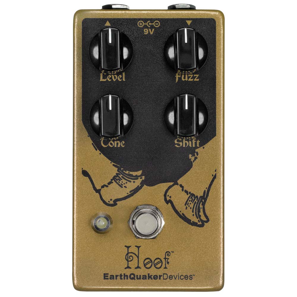 EarthQuaker Devices アースクエイカーデバイセス EQD Hoof ファズ ギターエフェクターHoof■ゲルマニウム／シリコン ハイブリッドファズEQDの名が世界のファズマニアに知れ渡った切っ掛けを作ったのがこれです！フゥフはあの、緑のロシア製ファズの音色を目指して開発されたものですが、ゲルマニウムとシリコンの良い所を合わせ、ビンテージのファズによく見られる様な温度の差で出る音色の不安定さを克服しました。組み立ての際にはトランジスターを一つ一つ手作業で選別し、個体差の無い回路になっております。 どんな現場でも、良質なビンテージファズの音色を得る事が出来ます！ フゥフはファズの量の幅が広く、真空管で得られる様な自然な歪みから、ノブを全開にしてあの有名な緑のマフの音まで再現出来ます！そして、ShiftとToneで中域を思いのままに操作して、ベース等の楽器でも使用出来る様な音作りが可能です。 ファズの質と多彩なトーンコントロールで、どんなオケにも埋もれないファズが可能です！■コントロール-Fuzz ファズの量の調整。-Tone トーンの調整。ノブを左に回すと低音寄りに、右に回すと高音寄りになります。-Level 全体の音量の調整。-Shift 中域の調整。ノブを右に回すとオリジナルのマフの様な音色で中域が削れ、左に回すともっと現代的な中域の出た音色になります。【寸法】117mm x 63.5mm x 57mm【電源】フゥフは9V、DCパワーサプライで2.1mmのネガティブセンターのアダプターで使用出来ます。デイジーチェインやトランス方式でないパワーアダプター等の使用ではノイズが乗る事が有りますので推奨されておりません。また9V以上出力する電源は使用しないでください！【スイッチ】電子リレー方式のトゥルーバイパスを採用していますので、電源無しでは音は出力されません。【消費電流】3mA