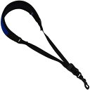 Neotech Classic Strap Regular Swivel (スナップフック) Royal #2004162 木管楽器用ストラップNeotech 社の製品は「コントロールストレッチ」と呼ばれるデザインコンセプトで作られています。柔軟なショルダーパッドが、肩と首の輪郭に沿って重量をより大きなエリアに効果的に分散させ、ショックアブソーバーとして作動します。首と肩へのプレッシャー疲労、および衝撃を減らす事により体感重量を大幅に軽減し、長時間のギグも可能にします。アタッチメントには、機能性や信頼性の高いパーツが使用されており、モノトーンのシンプルなルックスは、内容を優先したコンセプトの証でもあります。Woodwind/木管楽器用CLASSIC STRAPクラシックストラップサクソフォン、クラリネット、イングリッシュホルン、ファゴット、オーボエなどの幅広い楽器に対応します。パッドは、ネオプレン層とナイロン補強層、そしてコンフォートフォームからなる積層構造を採用しており、これらの組み合わせは首と肩の曲線に沿ってフィットし、より優れたサポートで独特のクッション感を作り出します。スイベルフック: クローズドデザインで人気のオプション。学生に最適です。Fitsサクソフォン、クラリネット、イングリッシュホルン、ファゴット、オーボエ周囲：Max 903mmパッド長さ：360mmパッド幅：54mm