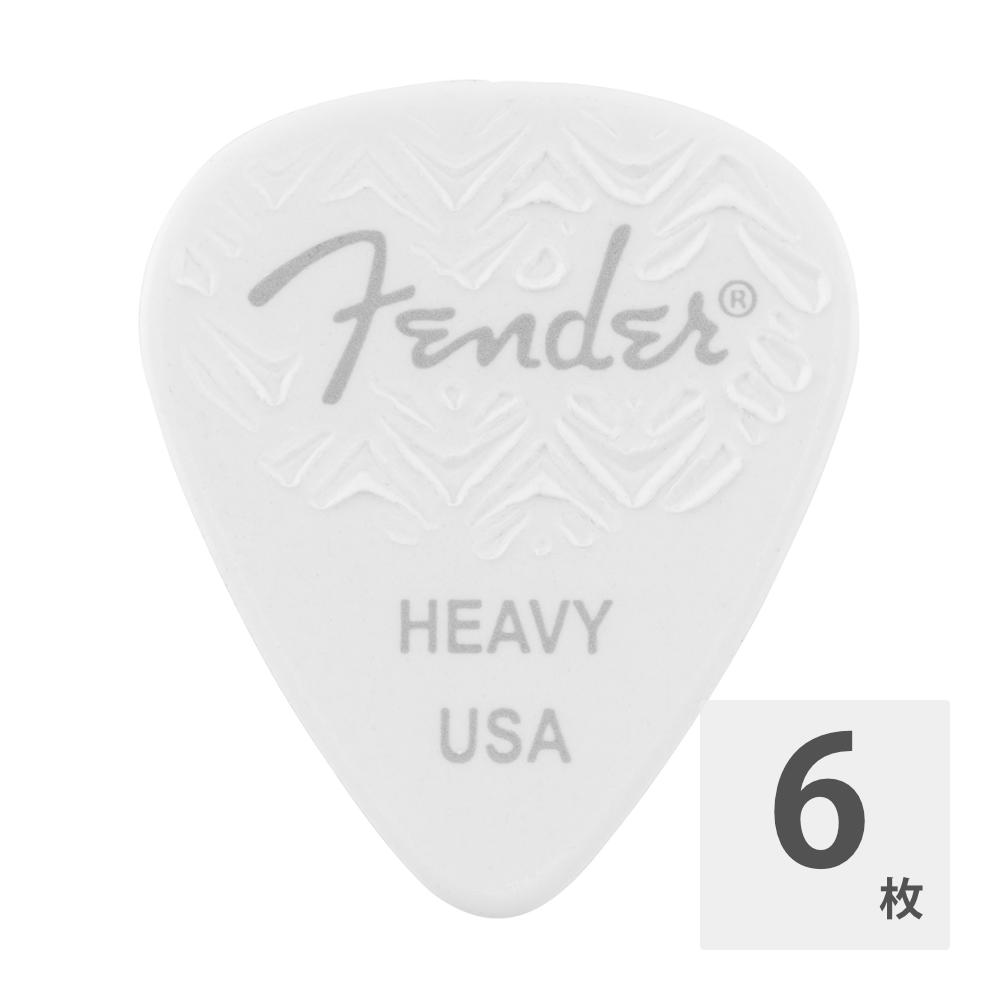 Fender 351 Shape Wavelength Celluloid Picks White ピック 6枚入り伝説の351ピックに実用的な曲線を施したWavelength Celluloid Picks は、両面に滑り止め加工が施されています。材質にセルロイドを採用することで、弾きやすさと、ウォームかつ丸みを帯びたトーンを実現します。さらに特許取得済みのグリップテクノロジーが、これまでにない快適さとホールド感を高めています。(1パック6枚入り)ティアドロップ型ピックカラー：White厚さ：Heavy6枚入り