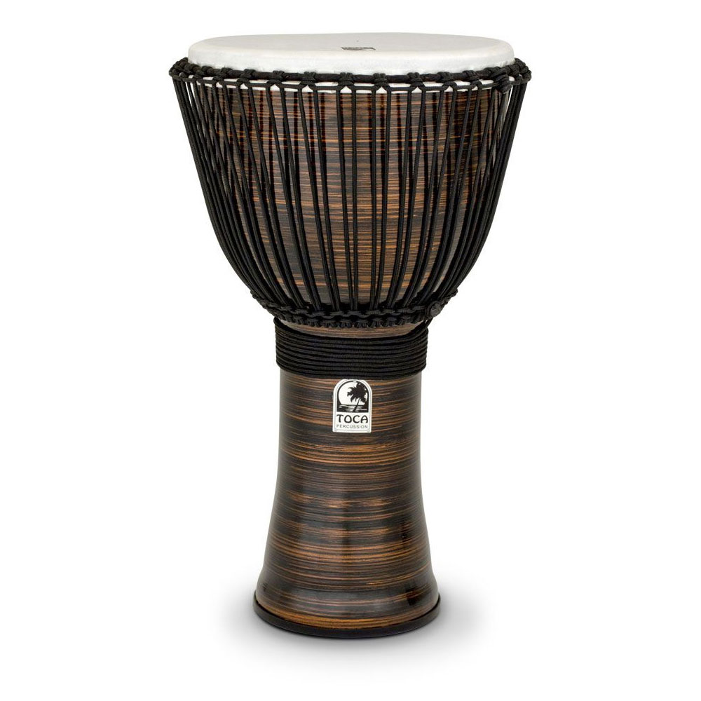 TOCA TF2DJ-14SCB ジャンベFreestyle II Djembe 14" - Spun Copper - Synthetic Head with BagフリースタイルIIシリーズのライトウェイトなジャンベは、耐候性に優れ、とても丈夫に作られているのでドラム・サークルでも重宝します。その圧倒的なサウンドクオリティーがプロを魅了する理由です。■温度変化の少ない合成樹脂ヘッドによって、伸びや乾燥によるピッチのズレを防止■ロープ・ランナーを増やし、確かなチューニング■優れたベーストーンと澄んだ高域■ライトウェイトで優れた耐久性■ノンスリップ・ラバー・ボトムが底面をしっかりガード■キャリーバッグ付属■SIZE：14" HEAD26" TALL