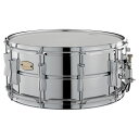 ヤマハ YAMAHA SSS1465 スネアドラム14"×6 1/2"サイズのステージカスタムシリーズメタルスネアドラム。シェル厚1mmの薄いスティール材を採用。パワフルかつ明るい音色を実現。【特徴】・1mm厚スティールシェルを採用。スティールシェル特有の明るくパワフルな音色が特長・10テンション仕様によりチューニングの精度と安定感の向上を実現・深胴タイプの14"×6 1/2"サイズ●10テンション仕様：10テンションのチューニングボルトを採用。チューニングの安定感を高め、より細かな調整を可能にしました。チューニング性能の向上により、様々な音楽スタイルやユースケースに適したサウンドメイクができる利便性の高いモデルになっています。●正確な調節と耐久性を追及したストレイナー：スムーズで簡単なレバー操作でスナッピーをヘッドにしっかり張り、確実にロック可能。Lサイド：B-9タイプ / Rサイド：DCタイプ【仕様】●寸法：・口径：14"・奥行き：6 1/2"●シェル：・厚さ：1.0mm・材質：スティール・シェルエッジ角：45°/R1●フープ：・モデル：トリプルフランジフープ・材質：スティール(1.5mm)・ホール数：10●ラグ：種類：ワンピースラグ（クローム）●スナッピー：・材質：ハイカーボンスティールワイヤー(20本）・スネアベッド深さ：1.8mm●ストレイナー：・Rサイド：DCタイプ・Lサイド：B-9タイプ●ヘッド：・トップ：ヤマハレモUT・アンバサダー・コーテッド・ボトム：ヤマハレモUT・アンバサダー・スネア