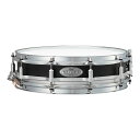 Pearl FSN1435B/C スネアドラム金属パーツを全て排除したシェルを打面ヘッドと下部のアルミシャーシではさみ込み、ラグポストで支える“フリーフローティングシステム”は、シェル特有の音色をリアルに発揮するパール独特のデザインで、パールのベストセラーモデル。FSN1435B/Cは、ブラック仕上げのスチールシェルに1.6mmスチールフープを装備したモデル。コンパクトで扱いやすく、スナッピーのテンションが緩くても、レバーが外れないようにロックするクリックロック・システム&ポリマーベアリングを採用したストレイナー、SR-160Fを装備。口径×深さ:14" × 3.5"シェル:1mm Steel (Black Finish)フープ / テンション数:1.6mm Steel / 10ストレイナー:SR-160FA / SR-160FEラグ / ボルト:FT-35 / T-060スナッピー:SN-1420Iドラムヘッド:Remo Coated (A)