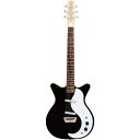 Danelectro Guitar STOCK’59 BLACK エレキギターかつてニュージャージー工場で生産されていたデザインの復刻モデルが登場！かつてニュージャージーの工場で生産されていたデザインを復刻させたモデルです。ナチュラルメイプルヘッドストック、ナチュラルネックに変更し、全体的にバイタリティ溢れるイメージに。1-ボリューム、1-トーンに変更し、より扱いやすくロックな仕上がり。かつてのショートホーンを愛する方には懐かしくそして待望のモデル、今の若い方には新鮮で可愛くおしゃれなイメージを持つ、幅広い年代に受け入れられるギターに仕上がりました。Specボディ:メゾナイト(セミ-ホロウ)ネック:メイプル(マットナチュラルフィニッシュ)ピックアップ:2-リップスティックコントロール:1-ボリューム、1-トーンブリッジ:パーフェローフレット数:21スケール:636mmボディフィニッシュ:グロスネックフィニッシュ:マット