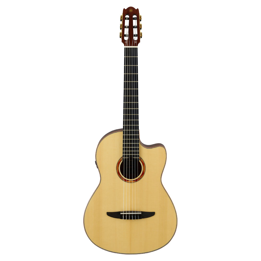 YAMAHA NCX5 NT エレクトリッククラシックギター長年にわたって培ってきた手工ギターの製作技術と新開発ピックアップが融合したNXシリーズのトップモデル。弦の振動をストレートに伝えるオールソリッド仕様で、豊かな鳴りと暖かみのあるサウンドを実現。クラシックギタープレイヤーに弾きやすいスタイル。【特長】・クラシックギタープレイヤーが握りやすいネックデザインと指板幅・豊かな鳴りを生み出すクラシックギター型の胴厚、12フレット接合・真円形のサウンドホールデザイン・伝統的なクラシックギタースタイルを備えつつ、モダンなデザイン・新開発「Atmosfeel（アトモスフィール）」ピックアップシステム搭載・表板はヨーロピアンスプルース単板を採用・側裏板はウォルナット単板を採用・表板エッジ部に面取り加工を施し快適な演奏性を実現・熟練した技術者により製作されたMade in Japanモデル【主な仕様】・胴型：クラシックタイプカッタウェイ・弦長：650mm・全長：990mm・胴厚：94mm-100mm・表板：ヨーロピアンシトカスプルース単板・裏板：ウォルナット単板・側板：ウォルナット単板・棹：マホガニー・指板幅（上駒部/胴接合部）：52mm/62mm・指板：エボニー・下駒：エボニー＋ウォルナット・上駒：牛骨・下駒枕：牛骨・ピックガード：-・ピックアップシステム：System74N Atmosfeel（ハイブリッド3WAYシステム）・コントローラー：Master Vol/Mic Blend/Treble EQ・塗装：ナチュラル(NT) *グロス仕上げ・弦：ヤマハグランドコンサート弦 S10・付属品：サウンドホールカバー,セミハードケース
