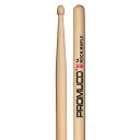 Promuco Percussion 18025A RockMaple 5A ドラムスティックプロムコより、軽量で柔軟性を持つロック・メイプルを使用したドラムスティックが登場しました。ロック・メイプルは軽量で優れた柔軟性を持つ木材のため、素早いプレイが可能。感度を重視する繊細なプレイに最適です。Spec■直径:1.5cm■全長:40.6cm■素材:RockMaple■チップ素材:Wood