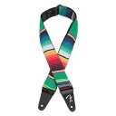 Fender 2" Serape Strap Green Multi ギターストラップメキシコの毛布の大胆なパターンと生地にインスパイアされたSerapeストラップは、楽器を安全に固定しながら、スタイルと機能性を兼ね備えています。本物のメキシカンブランケットから作られたこのストラップは、ポリエステルシートベルトの裏地にシルバーニッケルスライダーで補強されています。3色のマルチカラーのデザインがあり、このストラップは人目を引くだけでなく、快適さも兼ね備えています。カラー Purple Multi