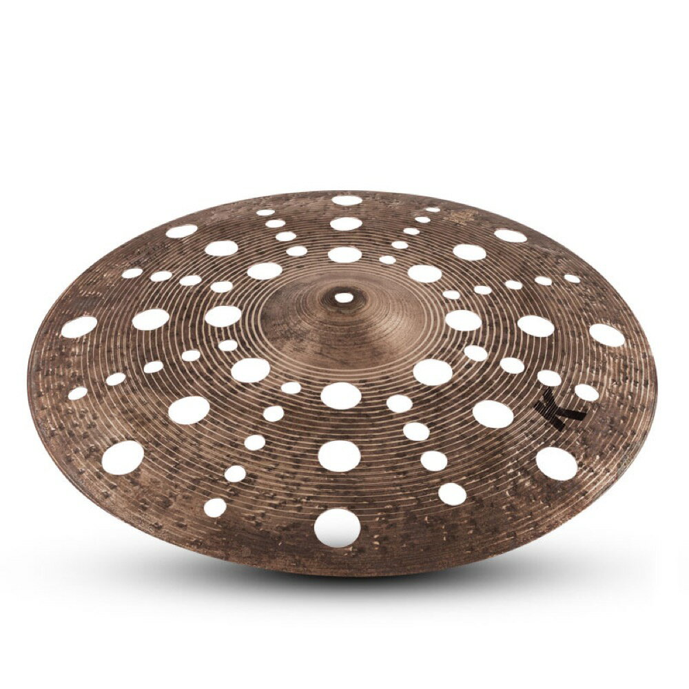 ZILDJIAN K Custom Special Dry 17" K CUSTOM SPECIAL DRY TRASH CRASH クラッシュシンバルドライシンバルの先駆者から、時代が求めるサウンドへの回答がここに。見た目にもインパクトたっぷりのRAWフィニッシュ（表）と、素速いレスポンス＆減衰を生み出す薄めのウエイト。伝統的なKファミリーのハンマリングに加え、シンバル全体に円形のハンマリングを施して凹凸を作り、さらに小さく密集したハンマリングを加えた3ステップの工程を経ることで、現代の音楽にマッチしたドライでファンキーなサウンドを生み出します。サイズ:17" 43cmウエイト:Paper ThinSC:NKZL17CSPDTRC