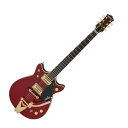 GRETSCH G6131T-62 Vintage Select '62 Jet with Bigsby Vintage Firebird Red エレキギターグレッチにとって重要な黄金時代であり、多作な期間だった、1950年代〜1960年代初期にインスピレーションを得て誕生した、Vintage Select Editionギターは、数ある楽器の伝統の中でも“最高のもの”を評価するプレイヤーのためにデザインされています。Bigsbyを搭載した、新しいG6131T-62 Vintage Select '62 Jetは、その遺産をロックさせます。1960年代初頭、Jetモデルは、黒いボディバックのダブルカッタウェイ、0フレット、ゴールドハードウェアという仕様になりました。現在のモデルは、以前と同じように、その特徴的な音のパワーとパンチ感は、チェンバード・マホガニー構造のボディによってもたらされ、トップとボディ間の隙間を共鳴させることで、ハーモニックな豊かさを増幅させ、よりはっきりした明瞭なトーンを実現しています。この燃えるような音のマシンには、ヴィンテージのFilter'Tronサウンドを見事に再現する、TV Jones Classic PUが搭載されています【スペック】・カラー：Firebird Red・原産国：JP・オリエンテーション：Right-Hand・シリーズ：Professional Collection・Fingerboard Material：Ebony・フィンガーボードラジアス：12" (305 mm)・ネックフィニッシュ：Gloss Urethane・ネック：Mahogany・ネックシェイプ：Standard "U"・フレット数：22・ナットの素材：Bone・ナット幅：1.6875" (42.86 mm)・ポジションインレイ：Pearloid Neo-Classic Thumbnail・ナット：Bone・ボディ：Mahogany・ボディバック：Mahogany・ボディバインディング：Aged White・ボディフィニッシュ：Gloss・ボディ素材：Mahogany・ボディシェイプ：Jet・Body Style：Gretsch Chambered Body Guitars・ボディトップ：Arched Laminated Maple・ブレイシング：Chambered・Cutaway：Double Cutaway・ウェイスト：8.625" (219.08 mm)・ブリッジ：Space Control・ブリッジカバー/テイルピース：Bigsby B3G・Bridge Mounting：Pinned・コントロールノブ：G-Arrow・ハードウェアフィニッシュ：Gold・Neck Plate：NA・ピックガード：Black Plexi Pickguard with White Gretsch Logo・Strap Buttons：Gretsch Knurled Strap Retainer Knobs・ストリング：Nickel Plated Steel (.010-.046 Gauges)・チューニングマシーン：Grover Sta-Tite Die-Cast・ブリッジピックアップ：TV Jones Filter'Tron Classic・コントロール：Volume 1. (Neck Pickup), Volume 2. (Bridge Pickup), Master Volume・ミドルピックアップ：N/A・ネックピックアップ：TV Jones Filter'Tron Classic・ピックアップコンフィギュレーション：TV Jones / TV Jones・Special Electronics：N/A・Switching：3-Position Toggle: Position 1. Bridge Pickup, Position 2. Bridge And Neck Pickups, Position 3. Neck Pickup, 3-Position Tone Switch・ケース付き