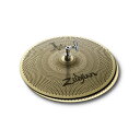 ZILDJIAN L80 Low Volume Singles 14" HiHats Pair ハイハットシンバルZildjianから全てのドラマーに向け、全く新しいシンバルをお届けします。多くのドラマーは練習時に出るシンバルの音を抑えるために、ミュートしたり、練習パッドを使ったり、と様々な工夫をしてきましたが、大きな満足を得られるものではありませんでした。この不満をZildjianのLow Volumeシンバルが解決します。この全く新しくユニークなシンバルはZildjianシンバルの打感を損なうことなく、より音量を抑えたプレイが可能です。・70-80％の音量ダウンに成功、長時間のプレイでも耳への負担が軽減されます。・リアルなシンバルの打感を得られます。・表面はマット仕上げで洗練された印象を与えます。・個人練習に、レッスンに、スモールギグに、抑えた音量が求められるあらゆるシチュエーションに。サイズ：14"SC:NAZLLV8014HP