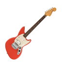 Fender Kurt Cobain Jag-Stang FRD エレキギター音楽史上、一夜にして業界を一変させ、人気絶頂の30年後も音楽文化に影響を与え続けるアーティストは多くありません。カート・コバーンとNirvanaのバンドメンバーは、90年代初頭に世代を超えた才気溢れるアーティストとして登場しました。荒々しくヘビーなトーン、パンクに通じるエネルギー、そしてメロディックなキャッチーさを組み合わせたサウンドは、瞬く間に数百万人のファンを魅了し、グランジやオルタナティブロックをメインストリームのミュージックシーンにのし上げる奇跡を起こしました。カートは長年にわたって多くのフェンダーギターを使用してきましたが、中でもNevermindツアーやSmells Like Teen Spiritのミュージックビデオで使用されたJaguarとMustangギターは、最も象徴的な存在として広く知れ渡りました。カートは、この2つの楽器のお気に入りの要素を組み合わせてJag-Stangをデザインし、1993年にFender Custom Shopの協力を得て実現しました。Nirvanaの代表作『Nevermind』の発売30周年を記念して、カートが理想としたJag-Stangギターが登場しました。パワフルなパワーコードに最適なパンチの効いた音色を出すアルダーボディは24インチショートスケール設計により弦の張力が抑えられており弾きやすく、7.25インチラジアスのローズウッド指板を備えたメイプルネックは快適なコード弾きを実現します。ヴィンテージスタイルのシングルコイルとカスタムハムバッカーは、カートのクラシックなトーンを再現します。Mustangスライダースイッチは、4つの異なる設定をダイヤルで調整できる柔軟性を備えており、様々なイン／アウトフェイズのトーンを提供します。【スペック】・カラー：Fiesta Red・原産国：MX・オリエンテーション：Right-Hand・シリーズ：Artist・Fingerboard Material：Rosewood・フィンガーボードラジアス：7.25" (184.1 mm)・ネック：Maple・ネックフィニッシュ：Gloss Polyurethane・ネック：Maple・ネックシェイプ：Slim "C"・フレット数：22・ナットの素材：Synthetic Bone・ナット幅：1.575" (40mm)・ポジションインレイ：White Pearloid Dot・サイドドット：・ナット：Synthetic Bone・ボディ：Alder・ボディフィニッシュ：Gloss Polyester・ボディ素材：Alder・ボディシェイプ：Jag-Stang・ブリッジ：6-Saddle Vintage-Style Mustang Tremolo・コントロールノブ：Vintage Style Black Plastic Jazz Bass・ハードウェアフィニッシュ：Nickel/Chrome・Neck Plate：4-Bolt・ピックガード：4-Ply Aged White Pearloid・Pickup Covers：White・Strap Buttons：Vintage-Style・ストリング：Fender USA 250R Nickel Plated Steel (.010-.046 Gauges), PN 0730250406・チューニングマシーン：Vintage-Style・ブリッジピックアップ：Jag-Stang Humbucking・コントロール：Master Volume, Master Tone・ネックピックアップ：Jag-Stang Single-Coil・ピックアップコンフィギュレーション：HS・Switching：2 3-Position Pickup On/Off-In/Out Phase Slide Switches・ケース付き