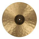 SABIAN VL-20AS Artisan Traditional Suspended 20インチ サスペンドシンバル※画像はサンプルです。サイズ等、詳細に関しましては商品説明をご確認ください。緩急に富んだクレッシェンドや、表情豊かなピアニシモのロールにも敏感に反応する、ミディアムシン・ウェイトの新しいサスペンドシンバルです。アーティザン・シンフォニック“合わせ”シンバル同様、伝統のハンドハンマリングと、革新を重ねたマシンハンマリングを絶妙に組み合わせ、優れたシンバルに欠かせない、深みのあるダークトーンと研ぎ澄まされたクイック・レスポンスを実現。なめらかで広がりのあるダークトーンと爆発的なパワーを発揮します。【仕様】ナチュラルフィニッシュサイズ：20"タイプ：ミディアムシン