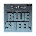 Dean Markley DM2678A Blue Steel Bass Guitar Strings NPS Light 5STR 45-125 5弦エレキベース弦独自配合、凍結技術を使用した芯線と複合巻線技術のニッケルプレートワウンド弦。ディーン・マークレイ・ブルースティールベース弦は、轟音、リズミカルなスラップ、芸術的なラインのいずれにも対応します。液体窒素で凍結させたブルー・スティール弦は、巨大なトーン、レゾナンス、そして寿命を実現します。このベース弦は長持ちします。パンチの効いた音を出すには、ステンレス・スチールのベース弦をお試しください。ブルー・スティールNPSベース弦は、ニッケル・プレート・スティールのようなウォームでリッチなトーンを得ることができます。4弦と5弦のセットをご用意しています。独自の複合巻線技術により、インテリジェントな構造になっています。多くの人は、私たちの弦を作るための技術と精巧さを知らないかもしれません。ディーン・マークレーでは、ベース弦の製造方法はもちろん、すべての弦の製造方法がユニークです。どの会社も少しずつ違いますし、「レシピ」も、同じように見えても、かなり多様です。0.050より小さい弦を除いて、私たちのベース弦はすべて複合巻きで作られています。これは、簡単に言えば、より細いのワイヤーを使って弦の質量を増やすということです。巻線の方向を層間で逆にすることで、「網目状に」させています。これにより、弦がより滑らかになります。なお、「複巻」といっても、巻線は2本とは限りません。0.095のような太いゲージになると、3本の巻線を使います。これには2つの理由があります。第一に、最終の巻線を適度に細くすることです。これにより、弦の表面が滑らかになります。また、圧縮法を使用することで、より細く、より柔軟な芯線を使用することができ、弦の演奏性を高めることができます。さらに、非常に重要な要素として、最終的なレシピを得るためには、プロセステンション（巻線の過程で芯線が保持されるテンション）も同様に重要です。ベース弦を作る際に考慮するもう一つの要素は、「コアと巻線の比率」です。この比率は、演奏性と耐久性を両立させるための最適な配合を追求していく中で変化していきます。芯線の割合が多すぎると、演奏性が損なわれます。芯線の割合が少なすぎると、ストリングが切れてしまうことがあります。1900年代初頭のピアノ弦業界には、「弦の張力はコアの破断点の66％を超えてはならない」というルールがあります。私たちのエンジニアリング哲学は、新しいデザインを開発する際に60％のルールを維持しています。なぜなら、私たちの弦はピアノのようにハンマーで叩かれるのではなく、弾かれたり、叩かれたりするからです。使用されている各素材には、張力に影響を与える特定の重量があるため、数学的モデリングを用いて、コアと巻線のちょうど良い組み合わせを決定しています。専門的に聞こえるかもしれませんが、重要なのは持続性のある素晴らしい音の弦を作ることです。5弦ベース用ゲージ：45-125