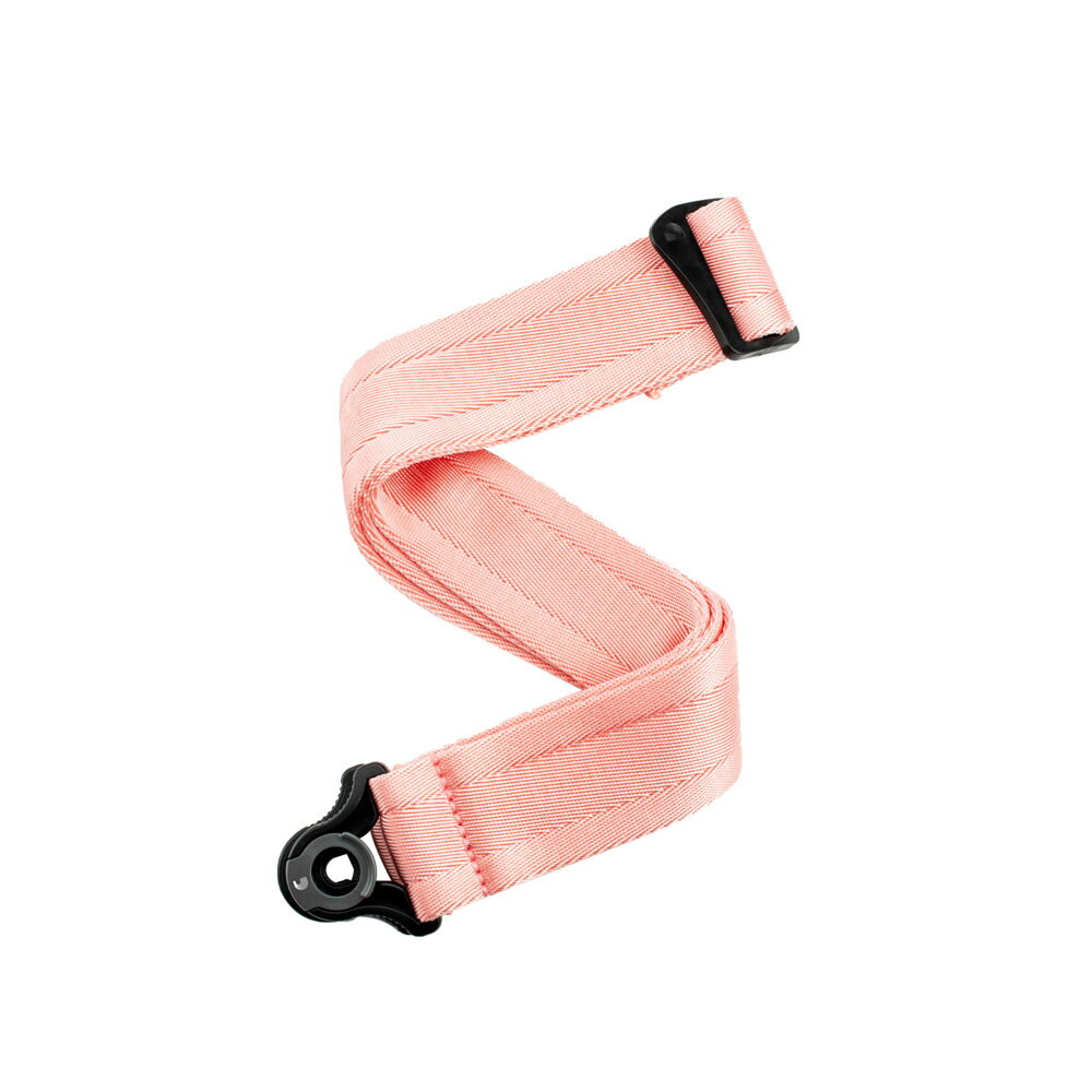 Planet Waves by D'Addario 50BAL06 Autolock Strap New Rose ギターストラップNed Steinberger 氏と共同でデザインされた最もシンプルなストラップ・ロック一体型のシステムで、ギター・ストラップ・ボタンの上にストラップ・エンド部分をスライドさせるだけで簡単にストラップとエンドピンがロックされます。スプリング式のラッチロックにより、自動的にストラップ・ボタンを締め付けて必要なときまで解除されることはありません。ラッチロックを押し上げてエンド部分をスライドさせれば、ストラップは簡単に取り外すことができます。・シンプルで画期的なストラップロック構造・ストラップ素材：ナイロン製・長さ調節幅：30"インチ（約76cm）- 55"インチ（約139cm）カラー：ニュー ローズ