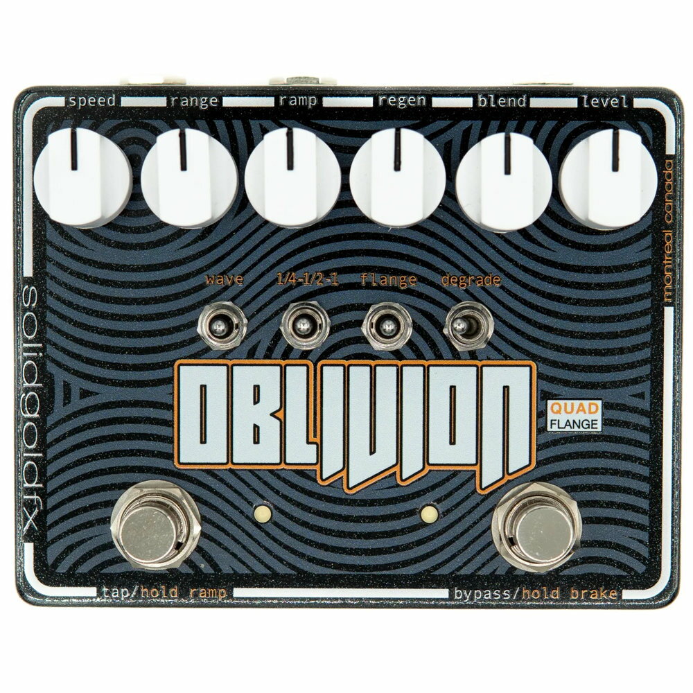 SolidGoldFX Oblivion Quad Flanger フランジャー ギターエフェクターペダルフランジャーの可能性を極限まで追求したOBLIVION。真骨頂は3タイプのフランジャーモードにあり、FLANGEスイッチを左に倒すとスルー・ゼロ・フランジャーサウンド、中央にすると2つの独立したディレイラインをモジュレートするバイ・フランジャーサウンド、右に倒すと4つのディレイラインが渦を巻くクアッド・フランジャーサウンドが得られます。TAP / HOLD RAMPフットスイッチを長押しすることで、RAMPノブの設定に応じてフランジング効果のスピードを速くしたり遅くしたりすることができます。外部エクスプレッションペダルでSPEED、RANGE、REGENをそれぞれコントロール可能です。内部DIPスイッチによりコントロールするパラメーターを選択します。【仕様】・動作電圧：9V DC ※電池使用不可・消費電流：60 mA・電源端子：外径 5.5 mm / センターピン 2.1 mm（センターマイナス）・寸法 / 重量：117 mm（幅） × 94 mm（奥行） × 56 mm（高さ） / 387 g