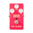 MXR M94SE Fat Sugar Drive オーバードライブ ギターエフェクターMXR Fat Sugar Driveは、Sugar DriveのクリアなオーバードライブトーンをPhase 90などと同じサイズの筐体に収めました。このペダルの特徴は、独自のドライブコントロールにあります。DRIVEノブをまわすとクリーントーンのブレンド量が変化し、真空管アンプがクリーンからオーバードライブへ変化する様子を再現しています。また、エフェクター内部で昇圧することでヘッドルームを増やし、ワイドレンジでオープンなサウンドを実現しています。これらの要素を組み合わせることによって幅広いギターサウンドを作り出すことができます。Fat Sugar Driveは、デフォルトでトゥルーバイパスに設定されていますが、バッファードバイパスを好むプレイヤーはボトムプレートを外して内部のバッファースイッチによって切り替え可能です。カスタムピンクスパークルフィニッシュの特別仕様のペダルです。・Sugar Driveペダルの幅広いオーバードライブトーンをMXRのクラシックな筐体で実現・クリーンシグナルをブレンドしてギターの個性を維持できます・広いヘッドルームによつ、透明感のあるワイドレンジなサウンド・真空管アンプのようなオーバードライブから、ディストーションサウンドまで対応・バッファースイッチでバイパス方式の切替が可能・特別仕様のピンクスパークルフィニッシュ電源9V：006P/9V乾電池または9V AC/DCアダプター